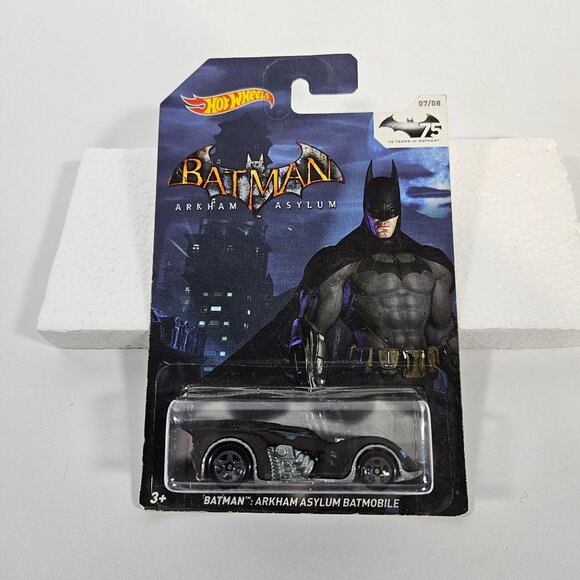 Hot Wheels 2014 Collectible 75 Years of Batman 5 Die-Cast Vehicles (Lot 11) - Picture 5 of 11